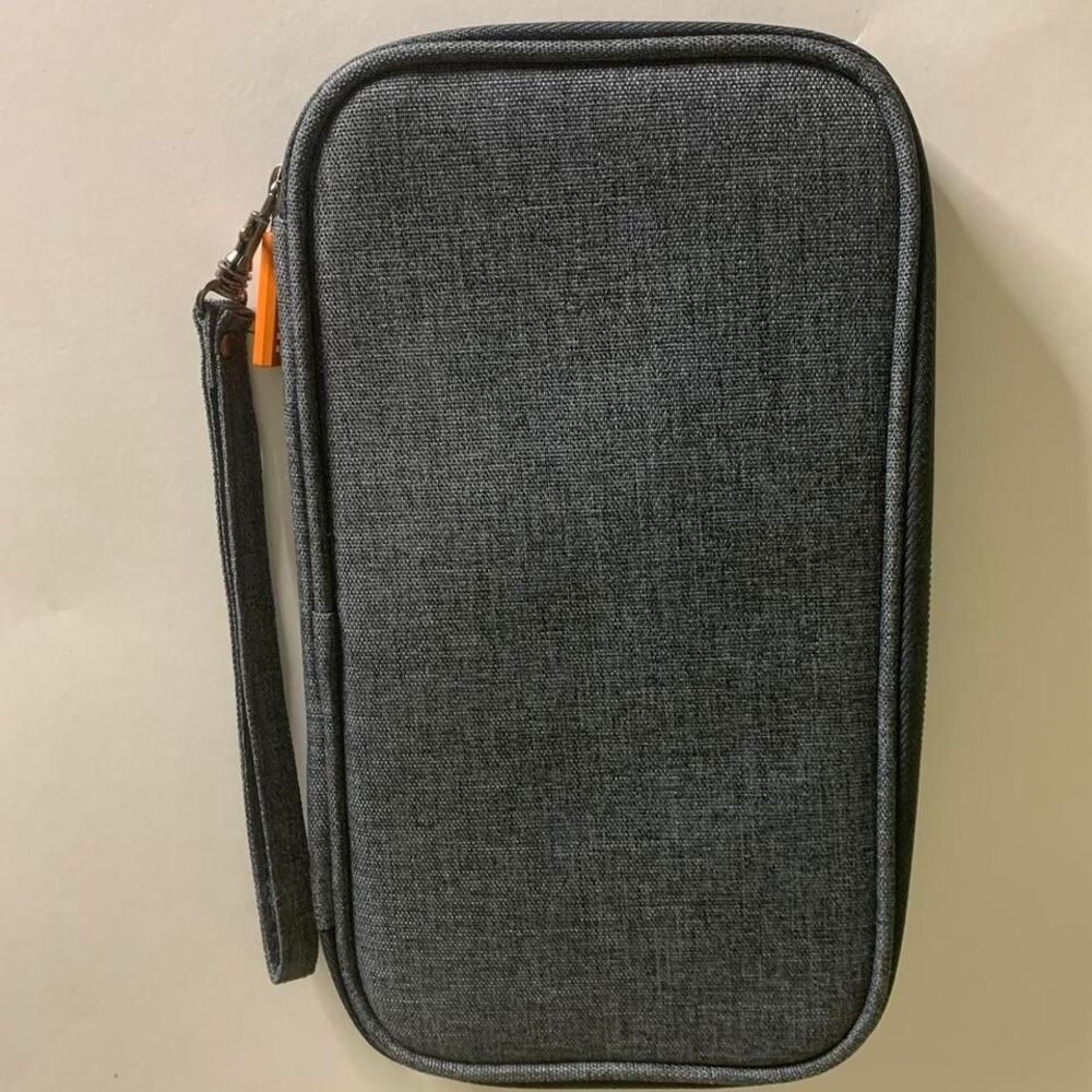 Defway Family Passport Docoment holder New, T-14